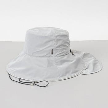 탈부착 가능한 넥 플랩 모자