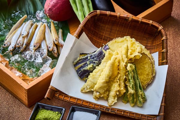 Tempura wakasagi dan sayuran Tokyo
