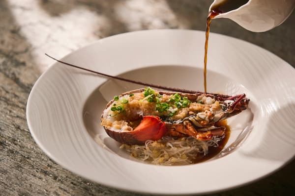 Garlic-steamed Ise lobster with vermicelli