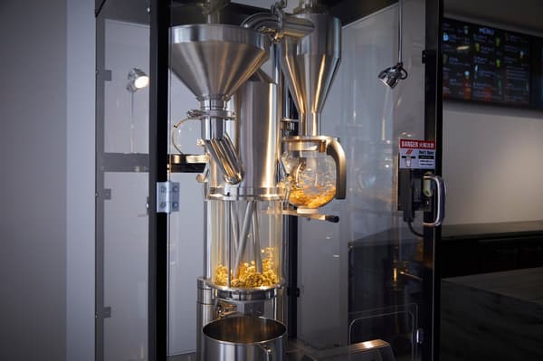 Cafe SKY 40内部柜台，提供自烘焙咖啡