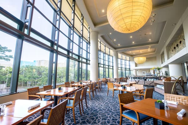 自助餐厅“The Cafe”：内部