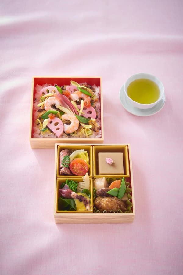 Itohan Hinamatsuri Double-Tier Bento