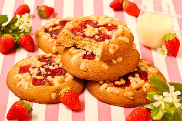 Milky Strawberry Cookie