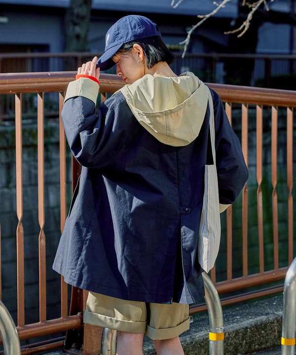 2-Way连帽立领外套正面图