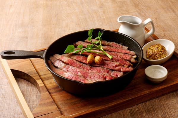 咖啡廳 & 餐廳 IGNITE — 國產和牛裡脊烤肉