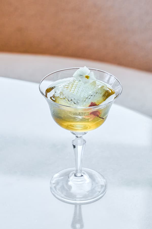 The Golden of the Beehive mocktail