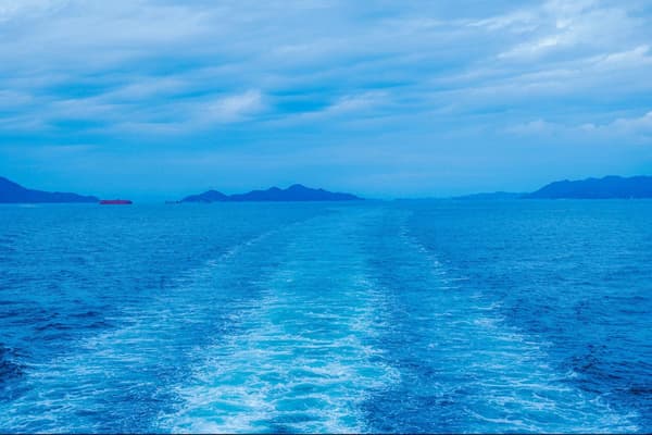 从渡轮上看到的岛屿景色