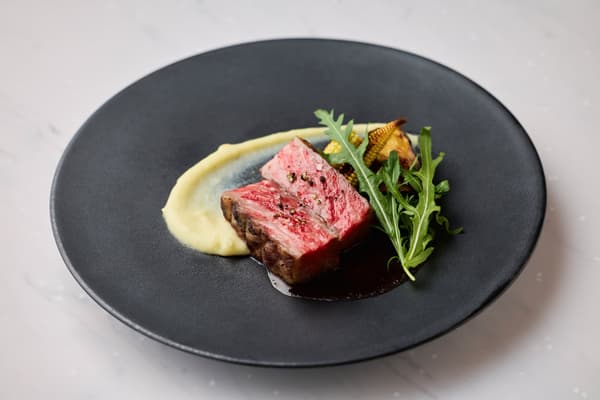 Hakata Wagyu Beef Roast Grill (100g) ¥7,000