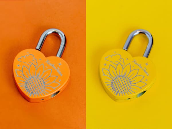 Summer-design Heart Lock in yellow and orange, ¥1,500