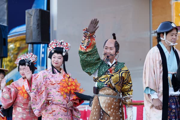 Desfile de cetrería de la ciudad castillo de Iwatsuki