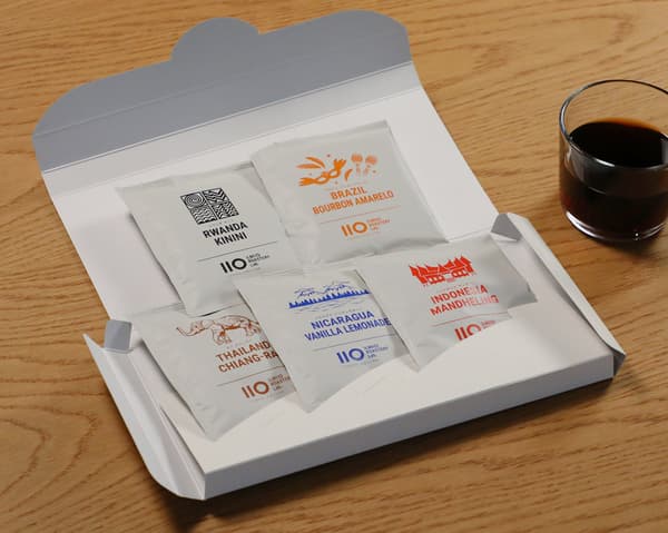 “泰国清莱”、“卢旺达 AA”、“尼加拉瓜香草柠檬”、“巴西波旁阿马雷洛”和“印度尼西亚曼特宁”的 5 件装套装