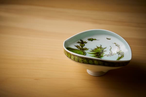 器皿範例：有田燒小缽