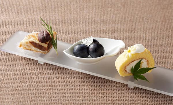 Chestnut pie, seedless kyoho grapes, and sweet potato roll cake