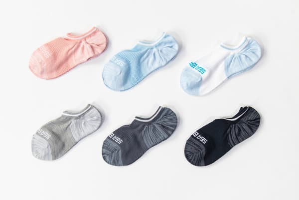 360-degree mesh cover socks in a wide color variety