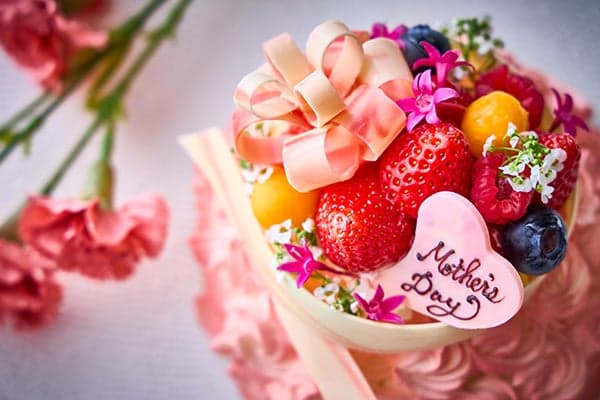 Hotel Metropolitan Mother's Day Cake Sweet Topiary