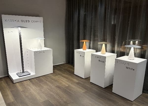 KANEKA OLED CRAFTS dipajang di ruang pamer arflex Tokyo