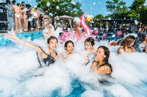 SPLASH CIRCUS pool