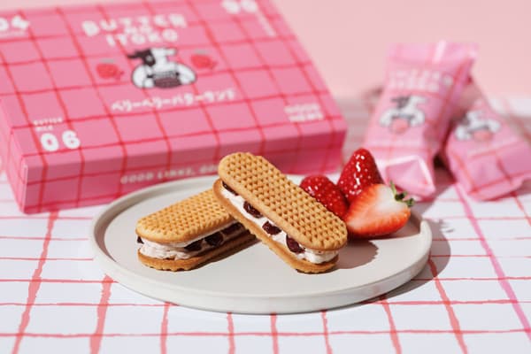 Amaou Strawberry Berry Berry Butter Sand