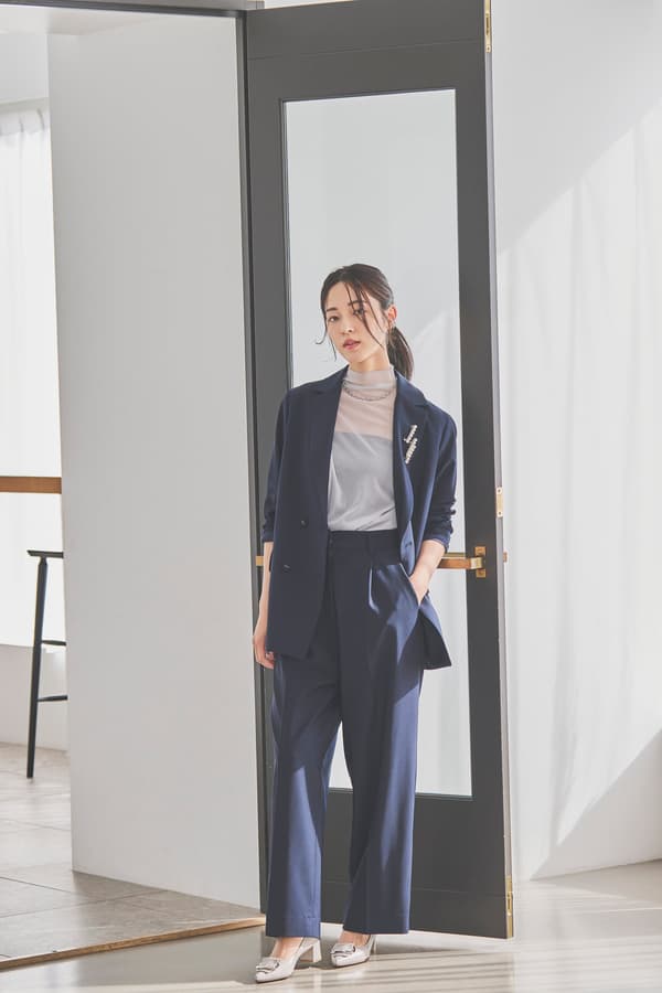 帶不對稱扣環的淺灰色樂福鞋