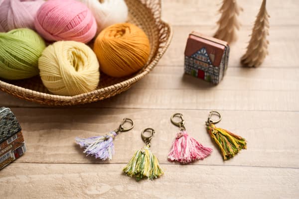 Experiencia artesanal de creación de borlas