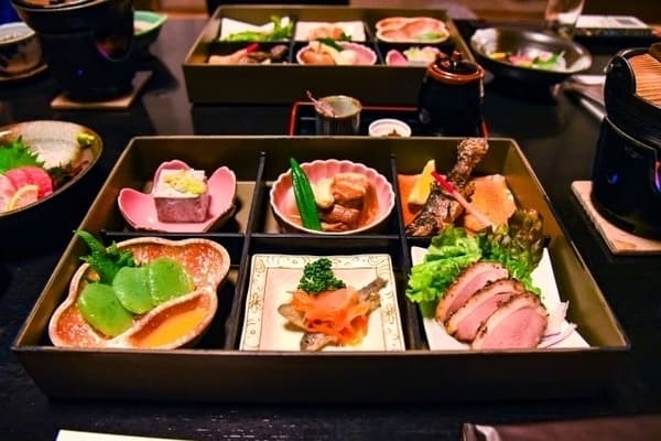 Contoh makan malam
