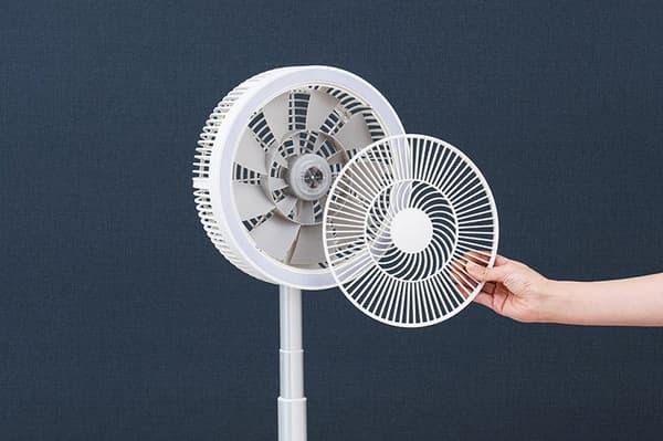 El protector frontal se desmonta para una limpieza sencilla