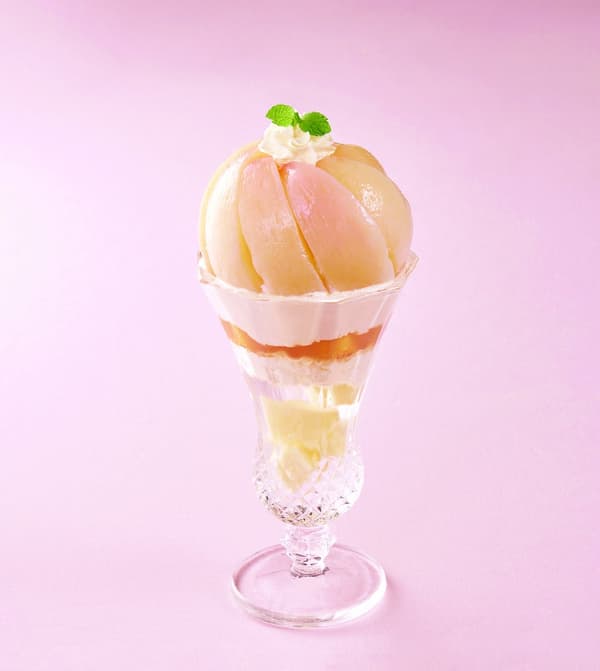 White peach parfait at Kajitsuya Cafe