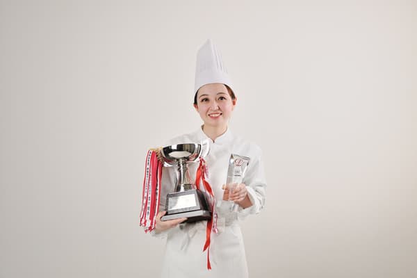 Patissier Karen Fujino