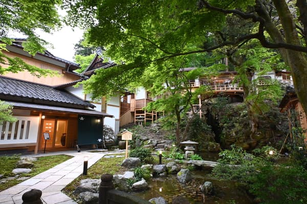 Kaga Iryokuen exterior