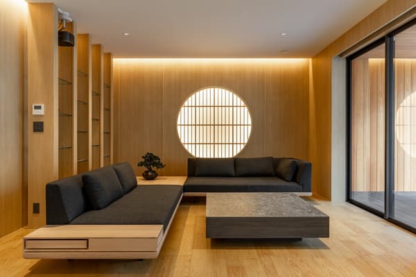 The round shoji screen in the living room, also the motif for the hotel's logo