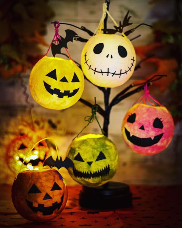 Barang kerajinan tangan lokakarya Halloween 1