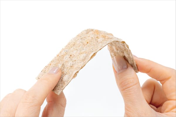 薄薄烘烤，不太硬，易于搭配的鱼片