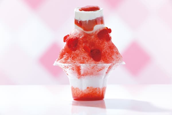 Es serut stroberi Saitama Amarin dengan krim melimpah di nicoe Kakigori Koshien 2026