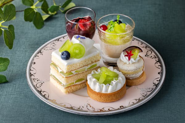Five sweets showcasing the season's fruit
