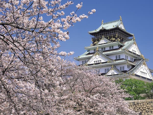 Hotel New Otani Osaka with Osaka Castle in view