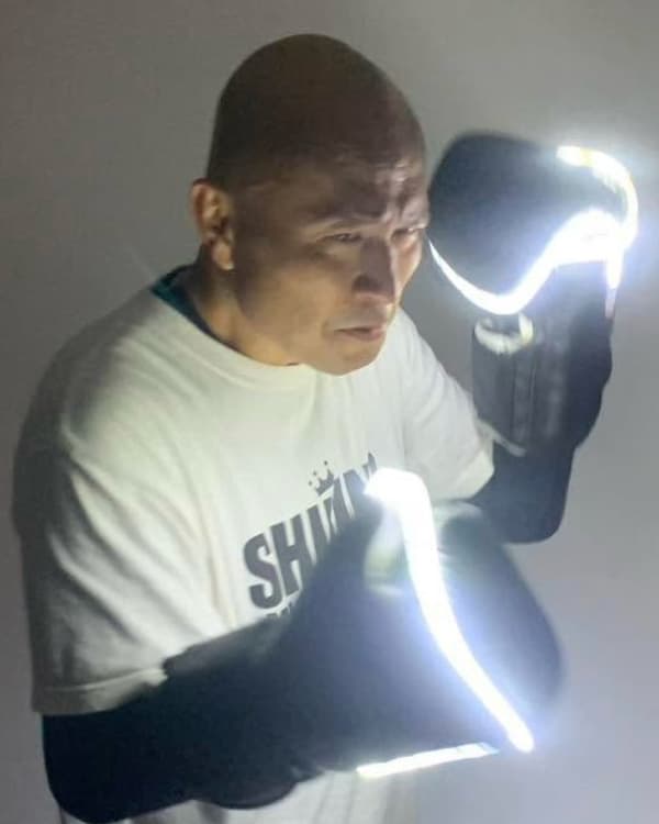Praktisi kickboxing disabilitas netra 松枝史憲