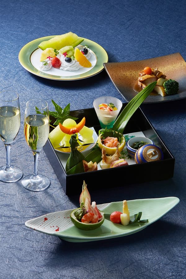 일본식 요리와 제철 디저트 구성