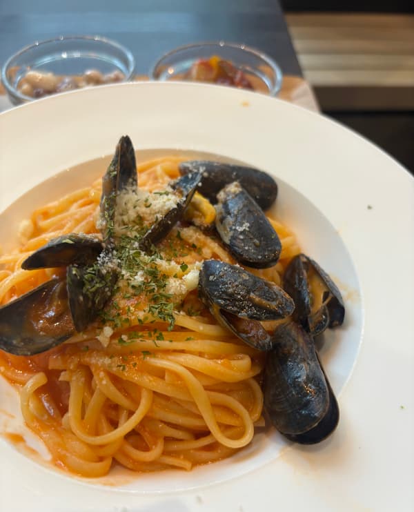 on your side restaurant interior and food