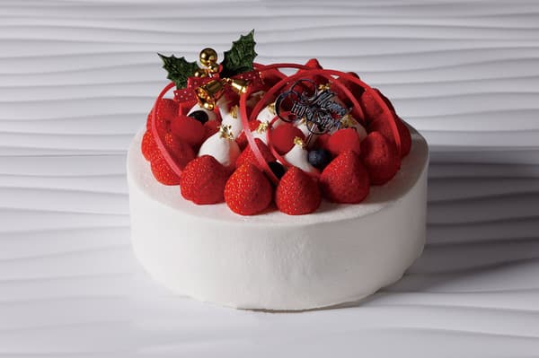 Gâteau Fraise yang dibuat dengan banyak stroberi Amaou