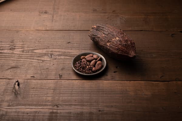 厄瓜多尔的Arriba可可据说是一种幻影可可，仅占世界可可产量的2%。这里使用的墨西哥可可比Arriba可可贵五倍，并以其独特的香气而闻名。