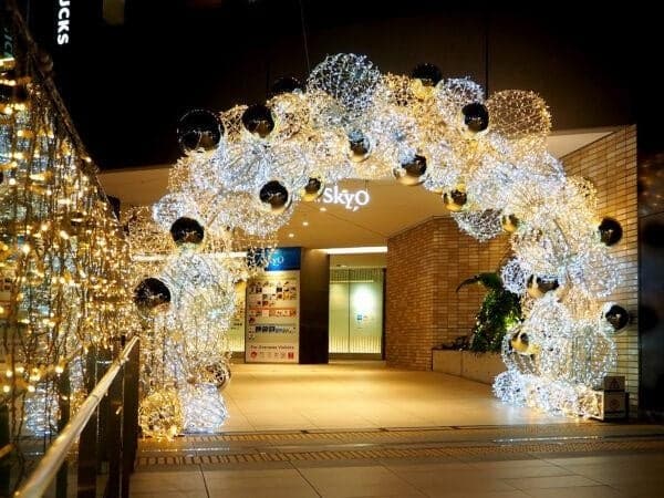 Champagne gold decoration at the 2nd-floor entrance of Namba Skyo