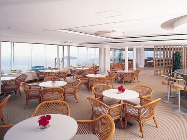10th Floor Sky Lounge (interior)