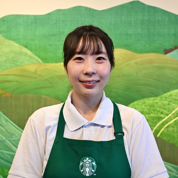 星巴克日本“我的定制吧”中加入姜味糖碎和胡椒豆蔻枫糖浆的香草奶油星冰乐