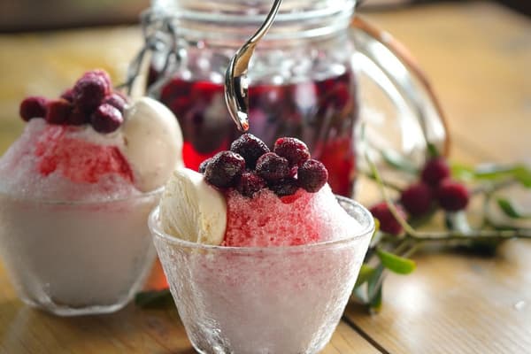 Summer drinks and seasonal selections at the YUGAWARA SUMMER MARCHE