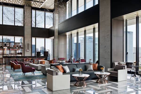 Bar & Lounge 