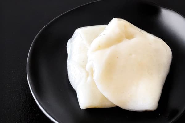 보름달처럼 희고 윤기가 흐르는 은빛 보석 같은 만게츠 모찌쌀