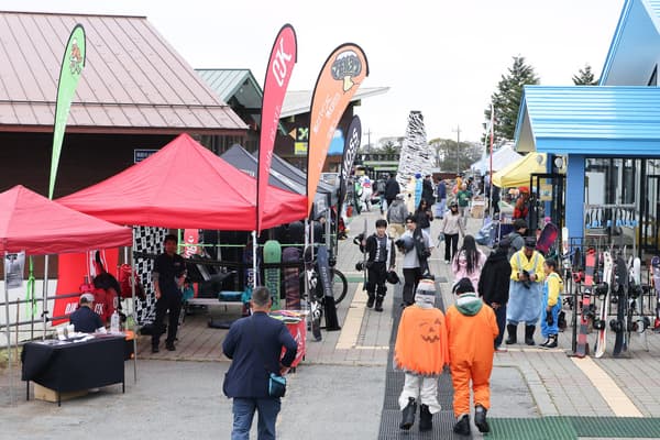 Company exhibit booths at Snow Park Yeti