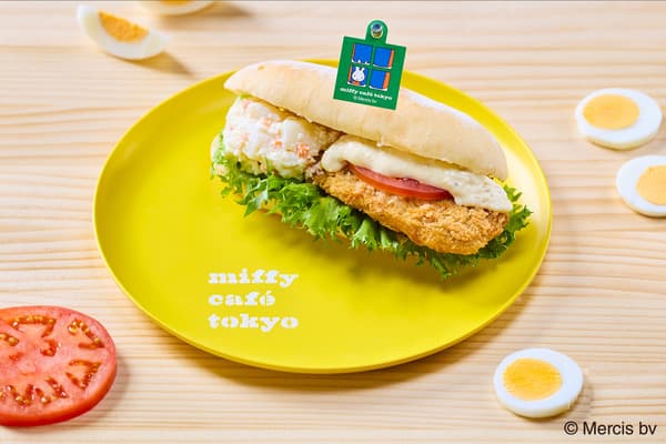 鲹鱼炸排塔塔酱三明治