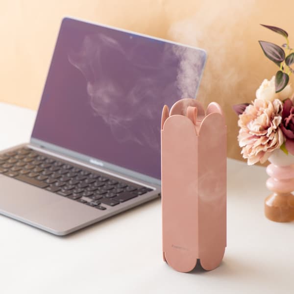 Arch rechargeable ultrasonic humidifier