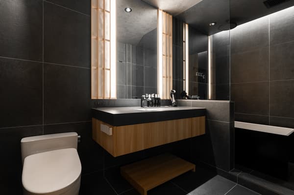 The independent washroom, toilet, and bath in each room